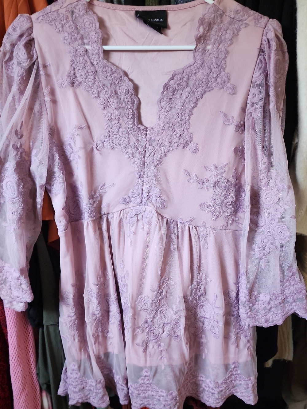 LIV Los Angeles Lavender Lace Peasant Blouse Medium